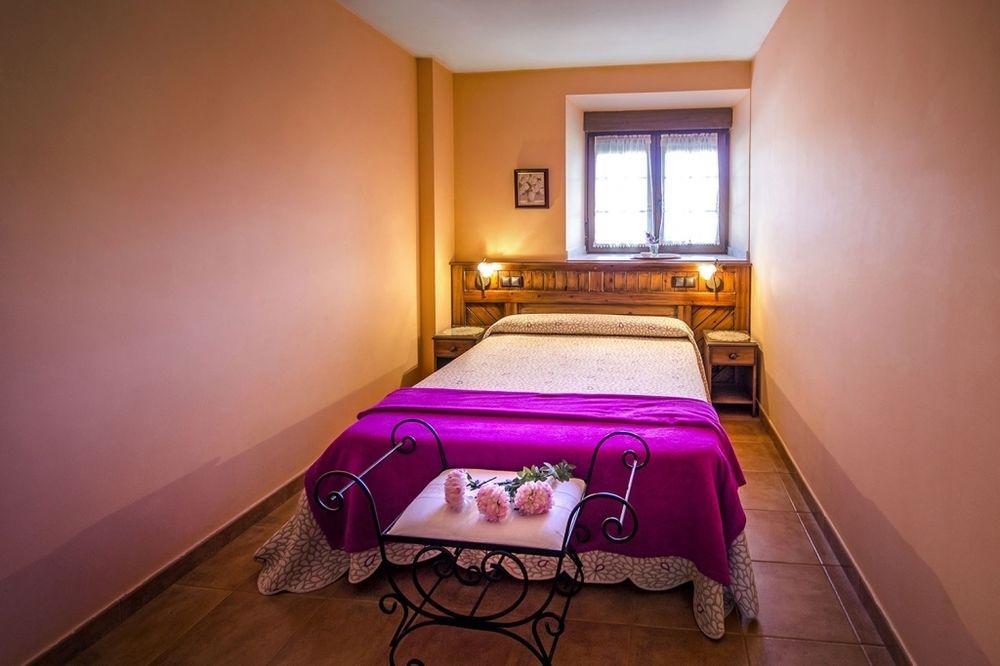 Apartamentos Toraya Hoz de Anero Eksteriør bilde